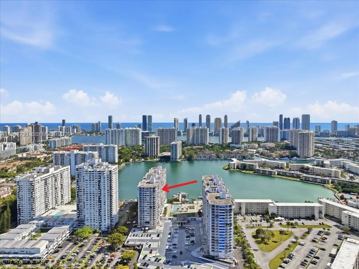 Foto de propiedad en 18051 Biscayne Boulevard 1701, Aventura, FL 33160 Aventura con MLS# 