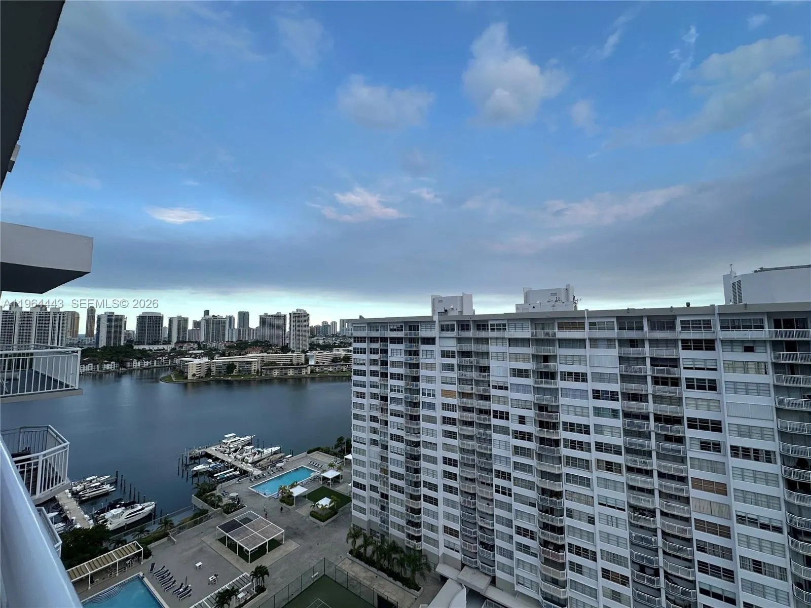 Foto de propiedad en 18051 Biscayne Boulevard PH05, Aventura, FL 33160 Aventura con MLS# 