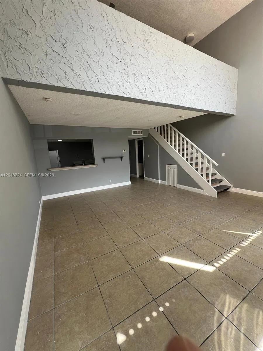 En Renta 18051 NW 68th Avenue K-204, Hialeah, FL 33015, Hialeah, FL 33015