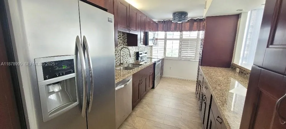 Foto de propiedad en 18061 Biscayne Boulevard 301, Aventura, FL 33160 Aventura con MLS# 