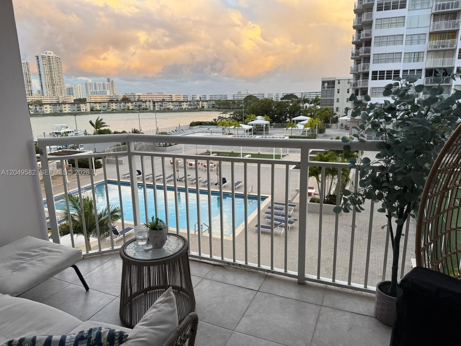Foto de propiedad en 18061 Biscayne Boulevard 404, Aventura, FL 33160 Aventura con MLS# 