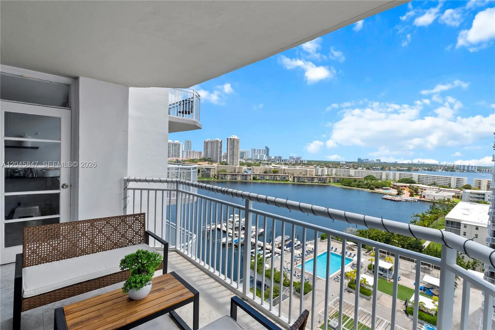 Foto de propiedad en 18071 Biscayne Boulevard 1404, Aventura, FL 33160 Aventura con MLS# 