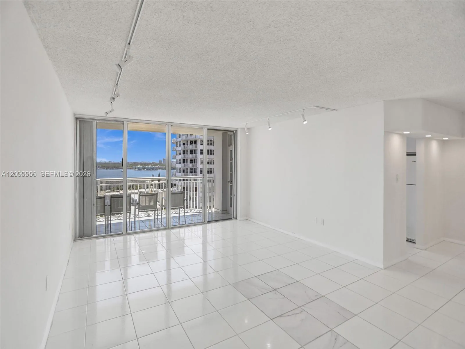 En Venta 18071 Biscayne Boulevard 1701, Aventura, FL 33160, Aventura, FL 33160