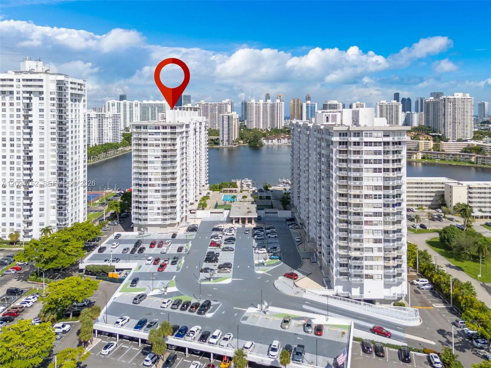 En Venta 18071 Biscayne Boulevard 303, Aventura, FL 33160, Aventura, FL 33160