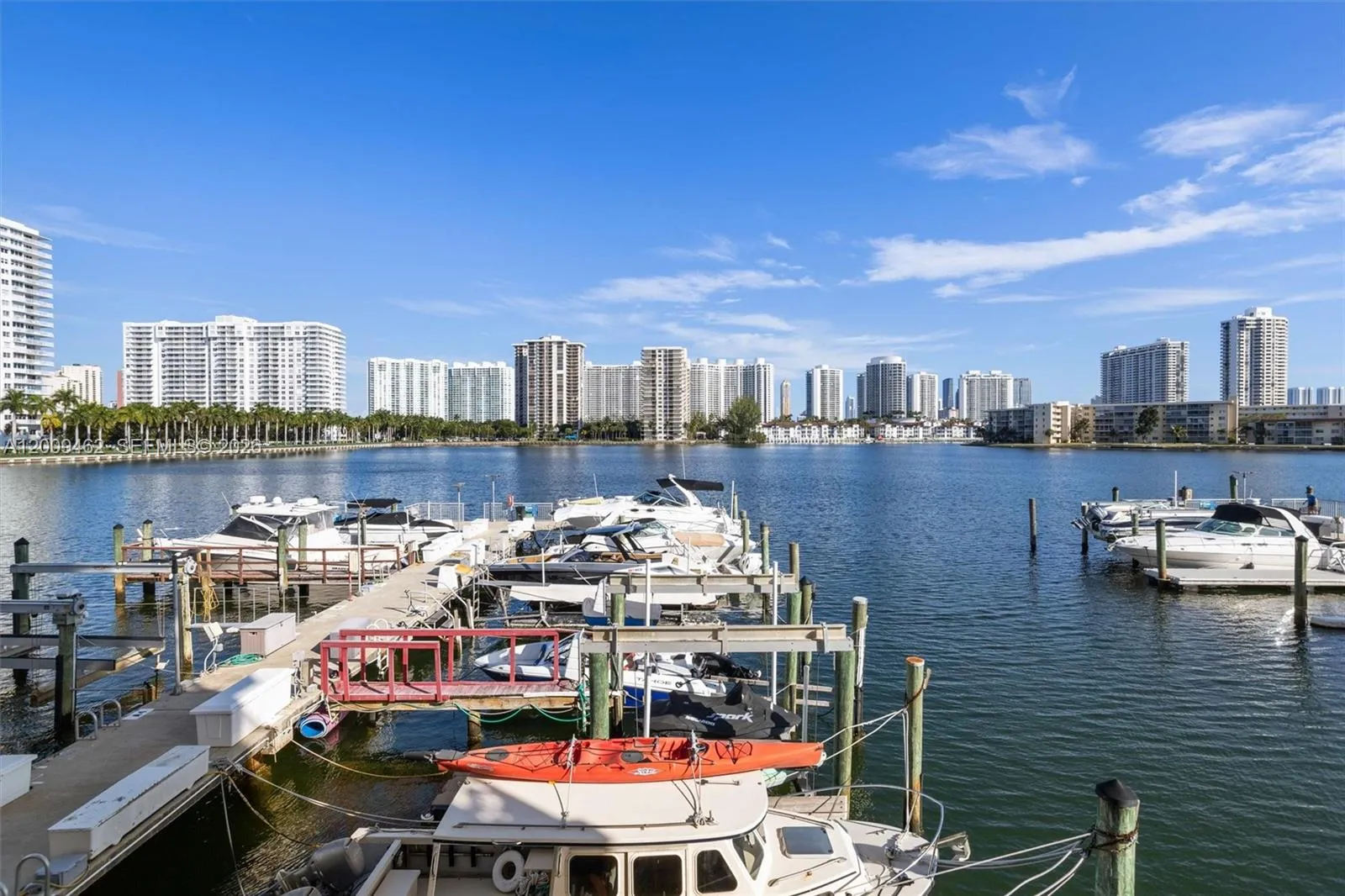 Foto de propiedad en 18071 Biscayne Boulevard 802, Aventura, FL 33160 Aventura con MLS# 