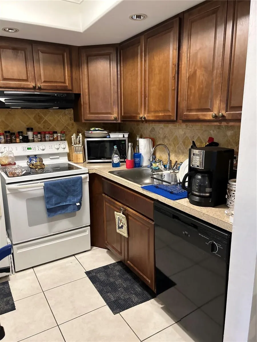 Foto de propiedad en 181 Newport K 181, Deerfield Beach, FL 33442 Deerfield Beach con MLS# 