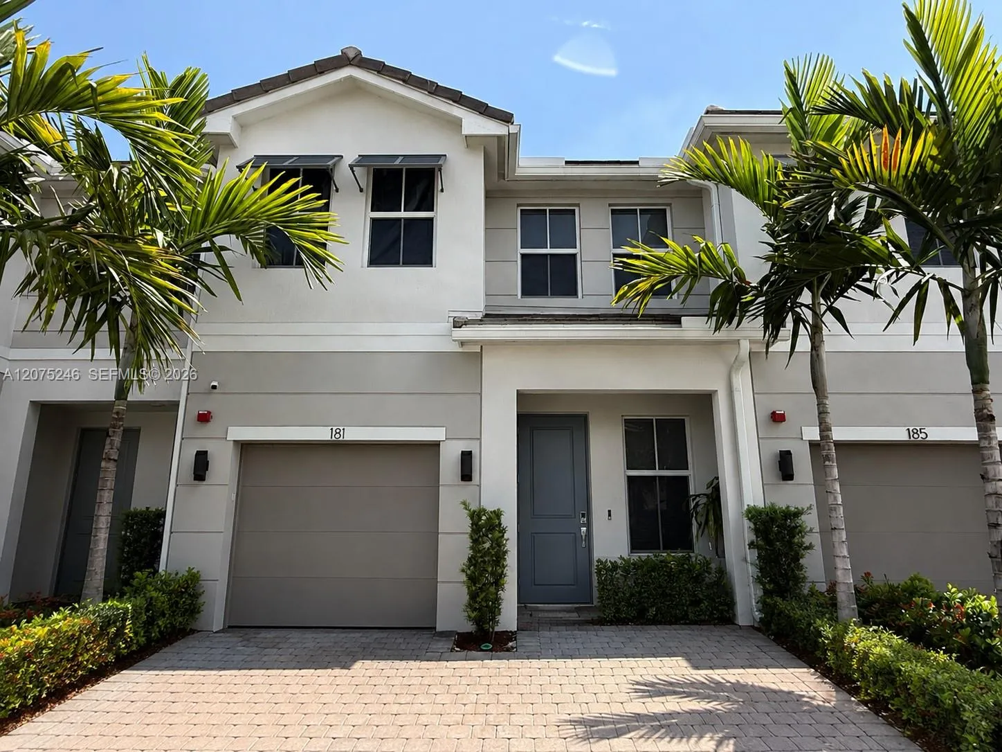 Foto de propiedad en 181 SW 170th Avenue, Pembroke Pines, FL 33027 Pembroke Pines con MLS# 