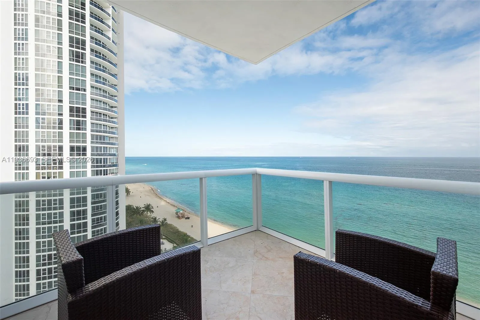 Foto de propiedad en 18101 Collins Avenue 1609, Sunny Isles Beach, FL 33160 Sunny Isles Beach con MLS# 