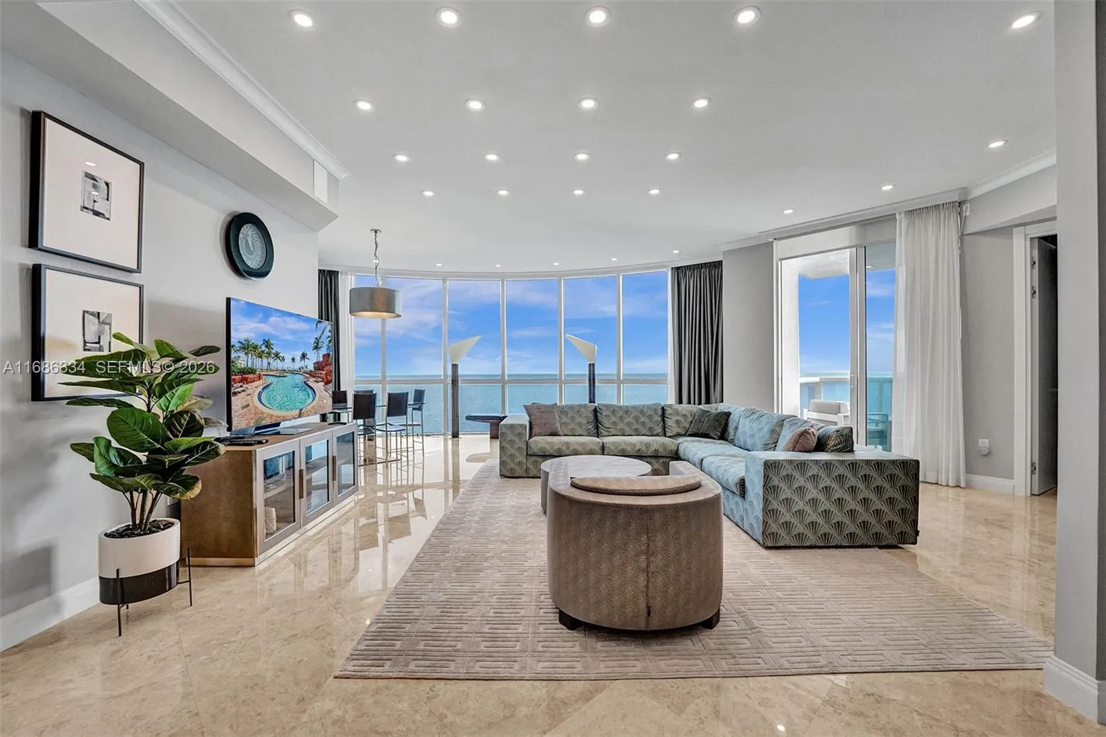 Foto de propiedad en 18101 Collins Avenue 3409, Sunny Isles Beach, FL 33160 Sunny Isles Beach con MLS# 