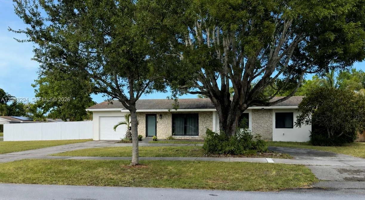 En Venta 18101 SW 92nd Avenue, Palmetto Bay, FL 33157, Palmetto Bay, FL 33157