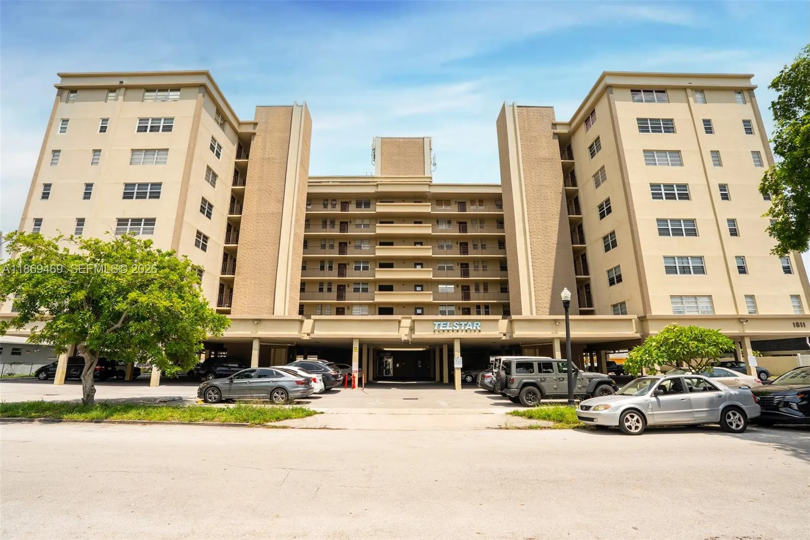Foto de propiedad en 1811 Jefferson Street 601, Hollywood, FL 33020 Hollywood con MLS# 