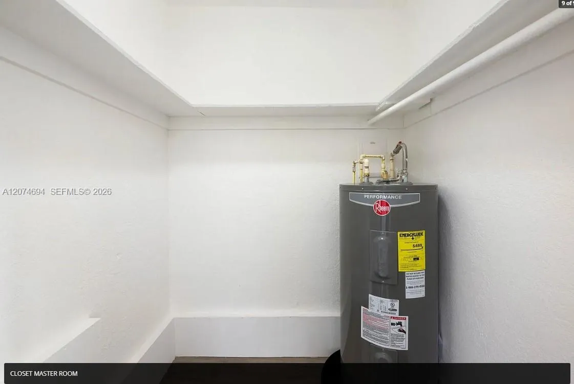 Foto de propiedad en 1811 NW 19th Terrace 8, Miami, FL 33125 Miami con MLS# 