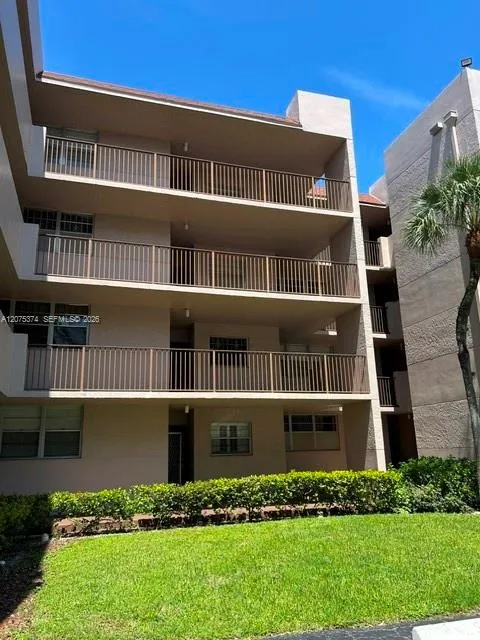 Foto de propiedad en 1811 Sabal Palm Drive 204, Davie, FL 33324 Davie con MLS# 