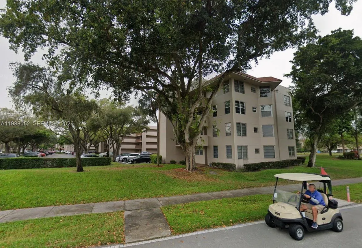 Foto de propiedad en 1811 Sabal Palm Drive 408, Davie, FL 33324 Davie con MLS# 