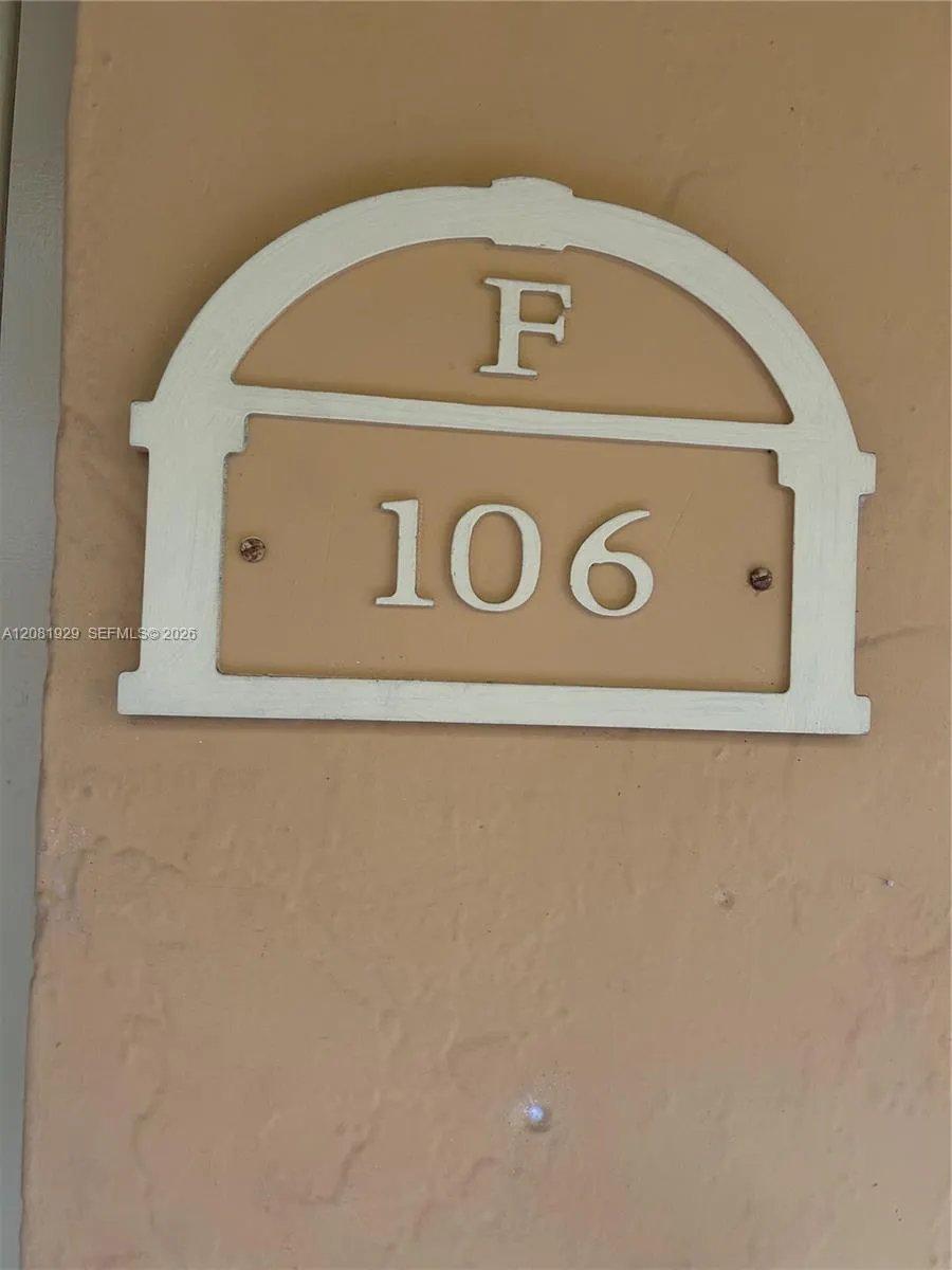 En Renta 18111 NW 68th Avenue F106, Hialeah, FL 33015, Hialeah, FL 33015