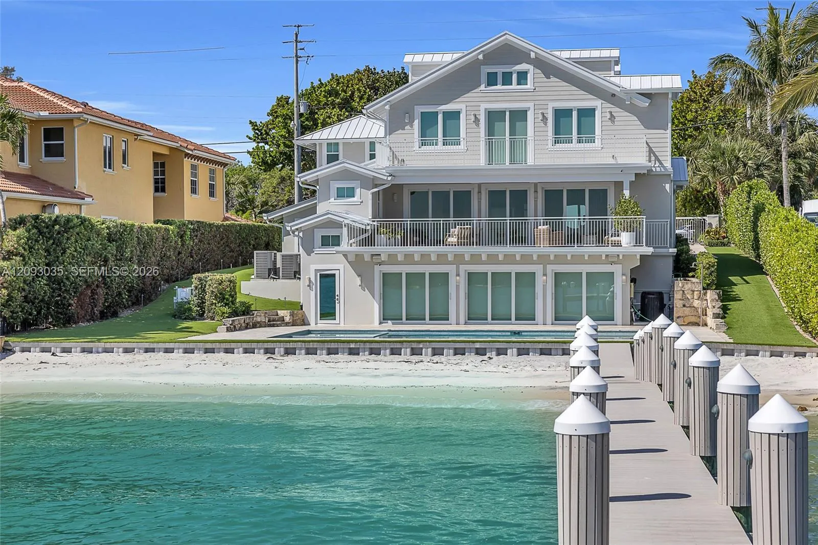 Foto de propiedad en 18119 SE Federal Highway, Jupiter, FL 33469 Jupiter con MLS# 