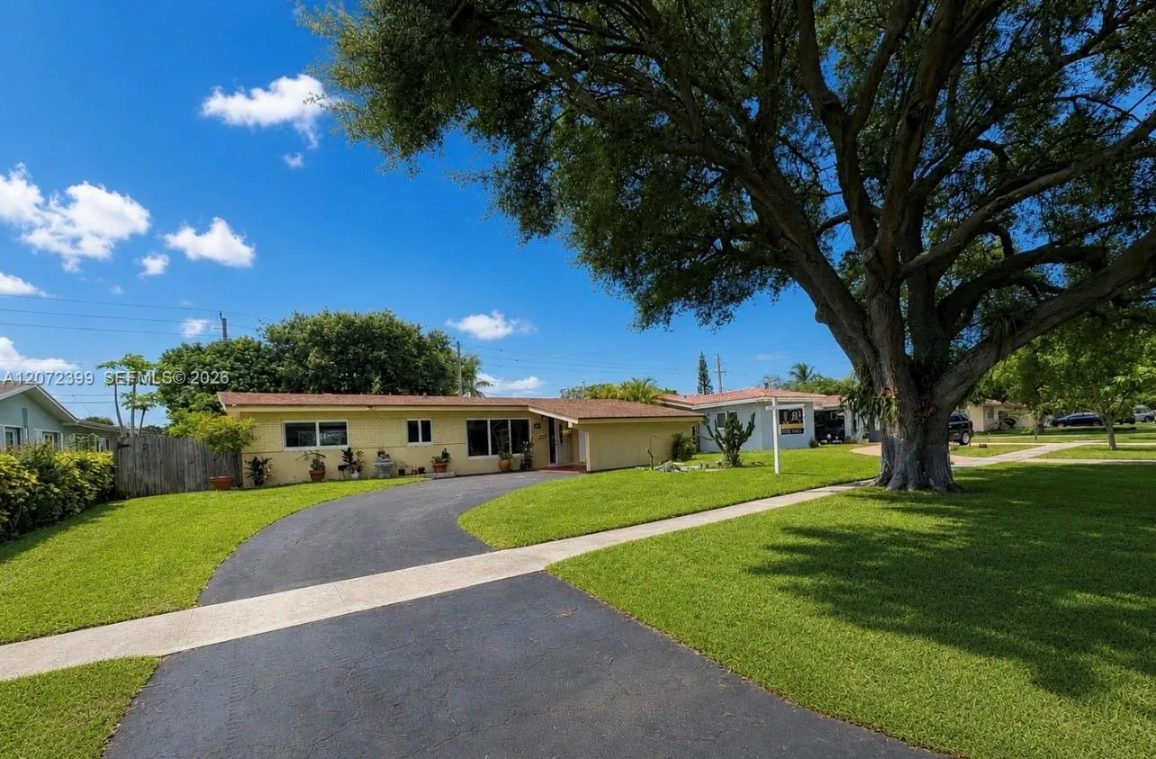 Foto de propiedad en 1812 N 45th Avenue, Hollywood, FL 33021 Hollywood con MLS# 