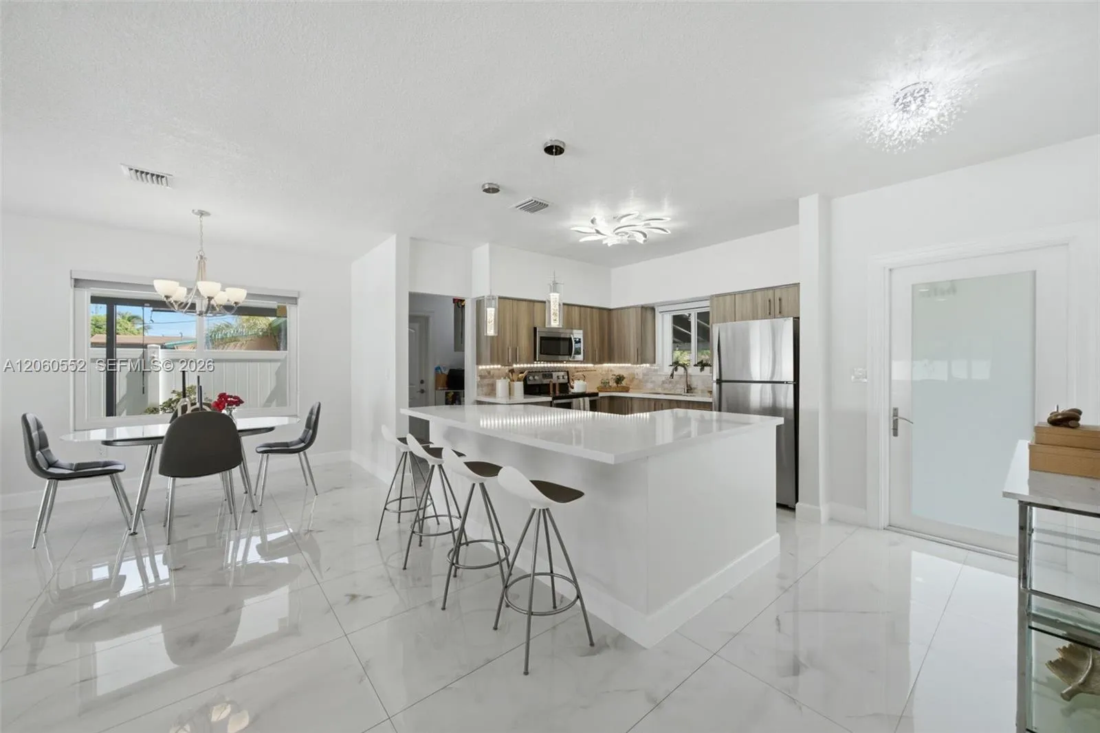 Foto de propiedad en 18120 NW 16th Avenue, Miami Gardens, FL 33169 Miami Gardens con MLS# 