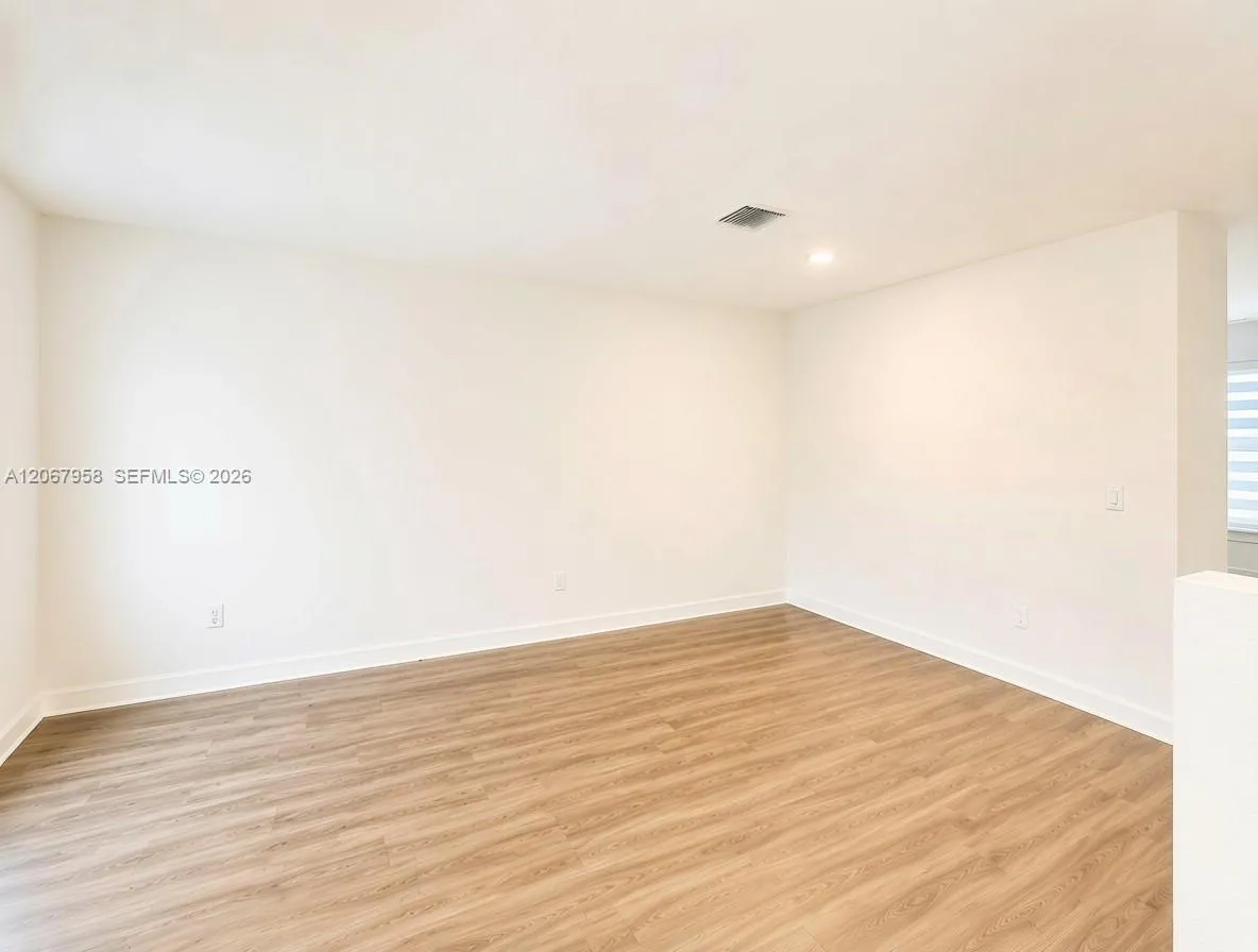 En Renta 18120 SW 148th Road, Miami, FL 33187, Miami, FL 33187