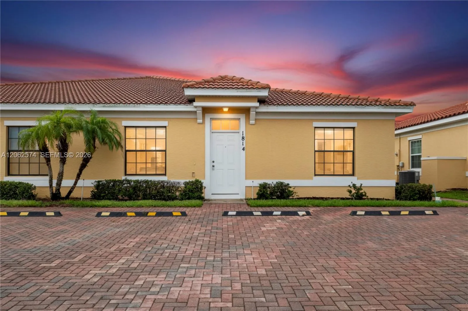 Foto de propiedad en 1814 Coriander Drive, Kissimmee, FL 34759 Kissimmee con MLS# 