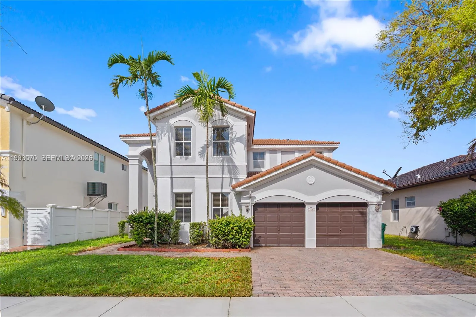 Foto de propiedad en 18140 NW 90th Avenue, Hialeah, FL 33018 Hialeah con MLS# 
