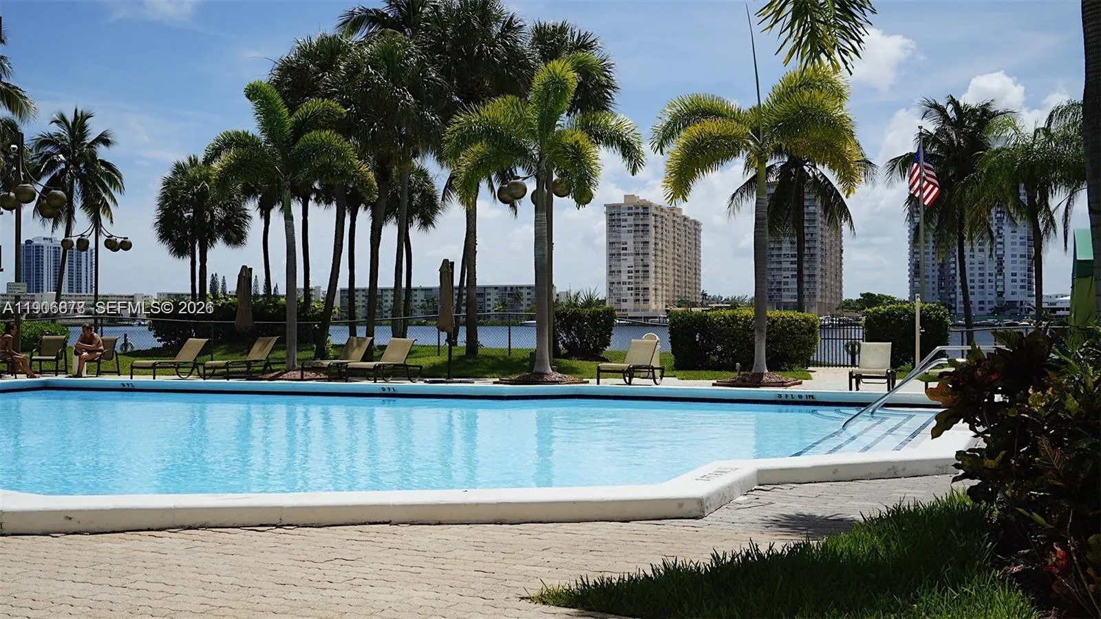 Foto de propiedad en 18151 NE 31st Court 1912, Aventura, FL 33160 Aventura con MLS# 