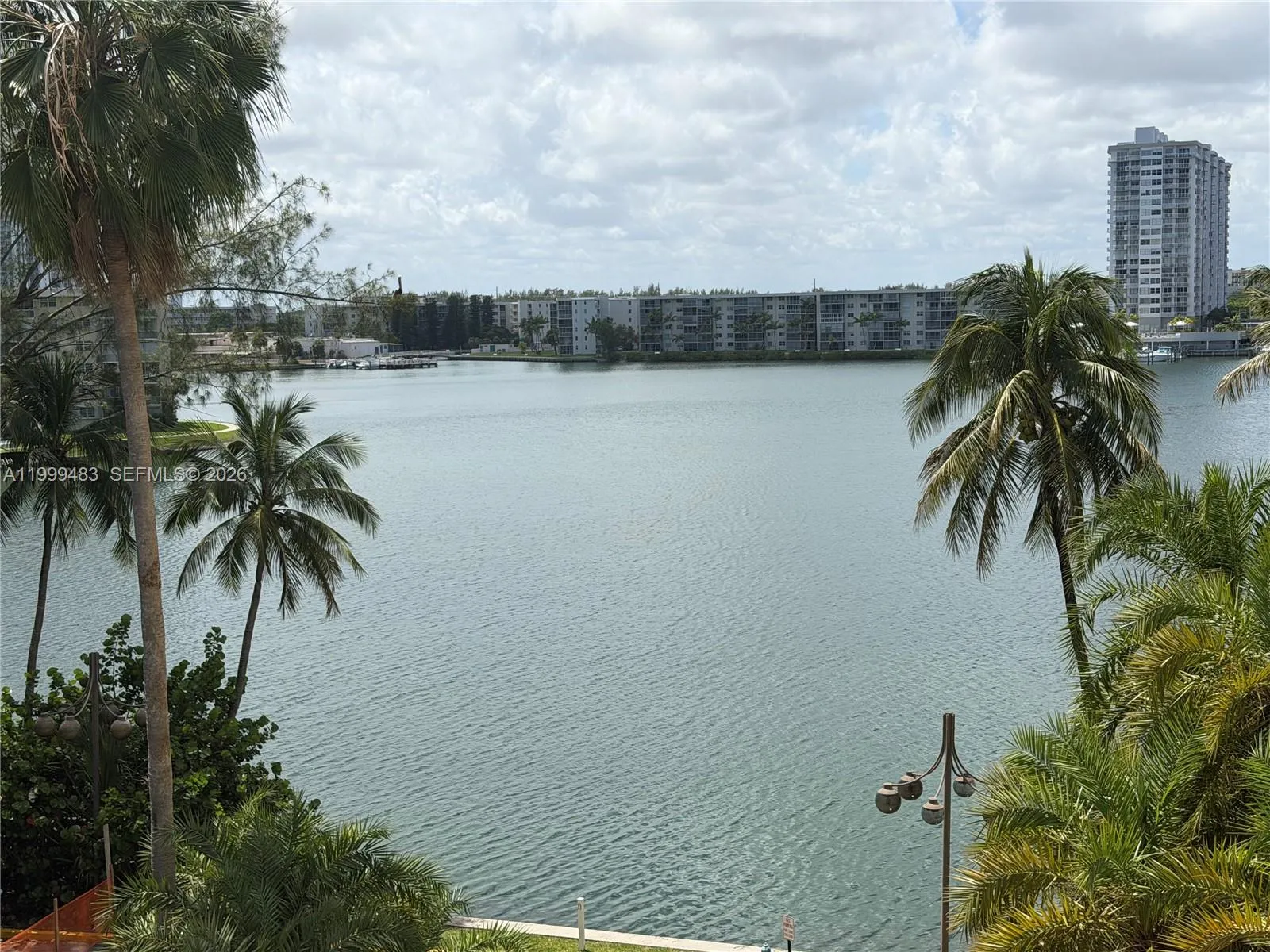 Foto de propiedad en 18151 NE 31st Court 505, Aventura, FL 33160 Aventura con MLS# 