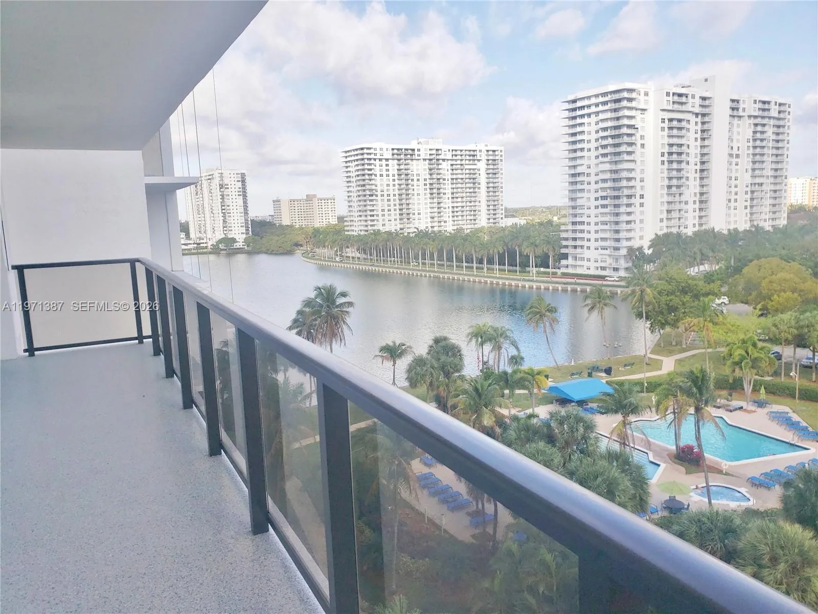 Foto de propiedad en 18151 NE 31st Court 906, Aventura, FL 33160 Aventura con MLS# 