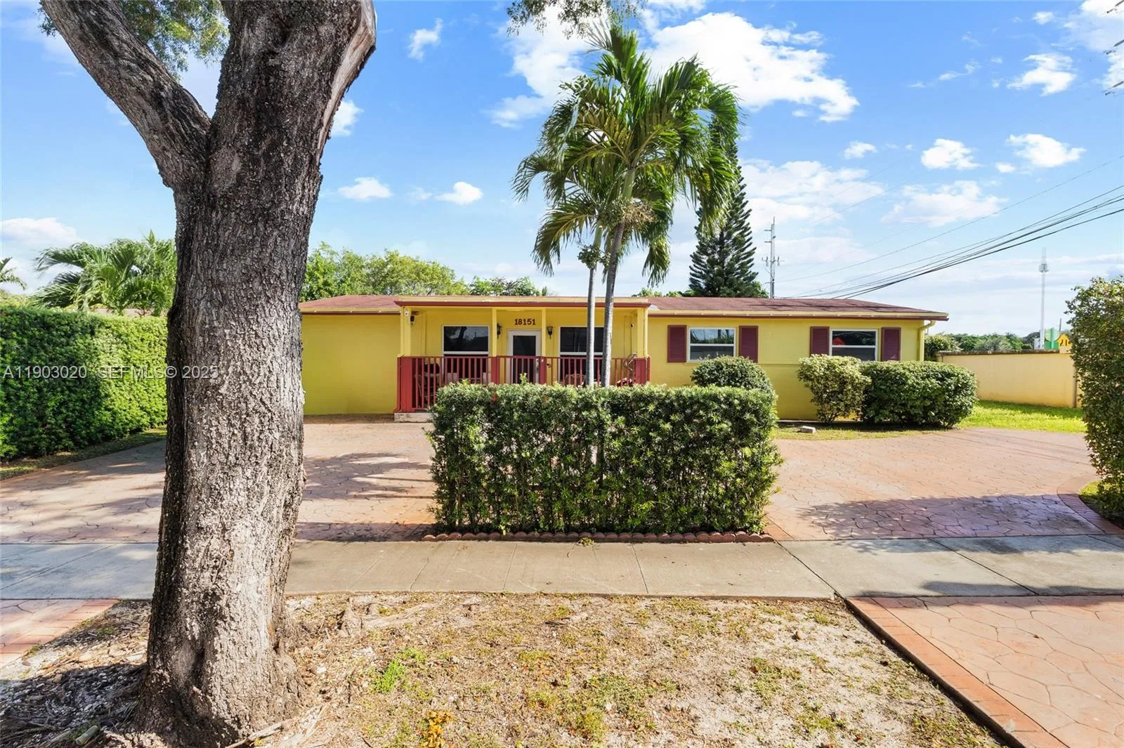 Foto de propiedad en 18151 NE 9th Court, North Miami Beach, FL 33162 North Miami Beach con MLS# 