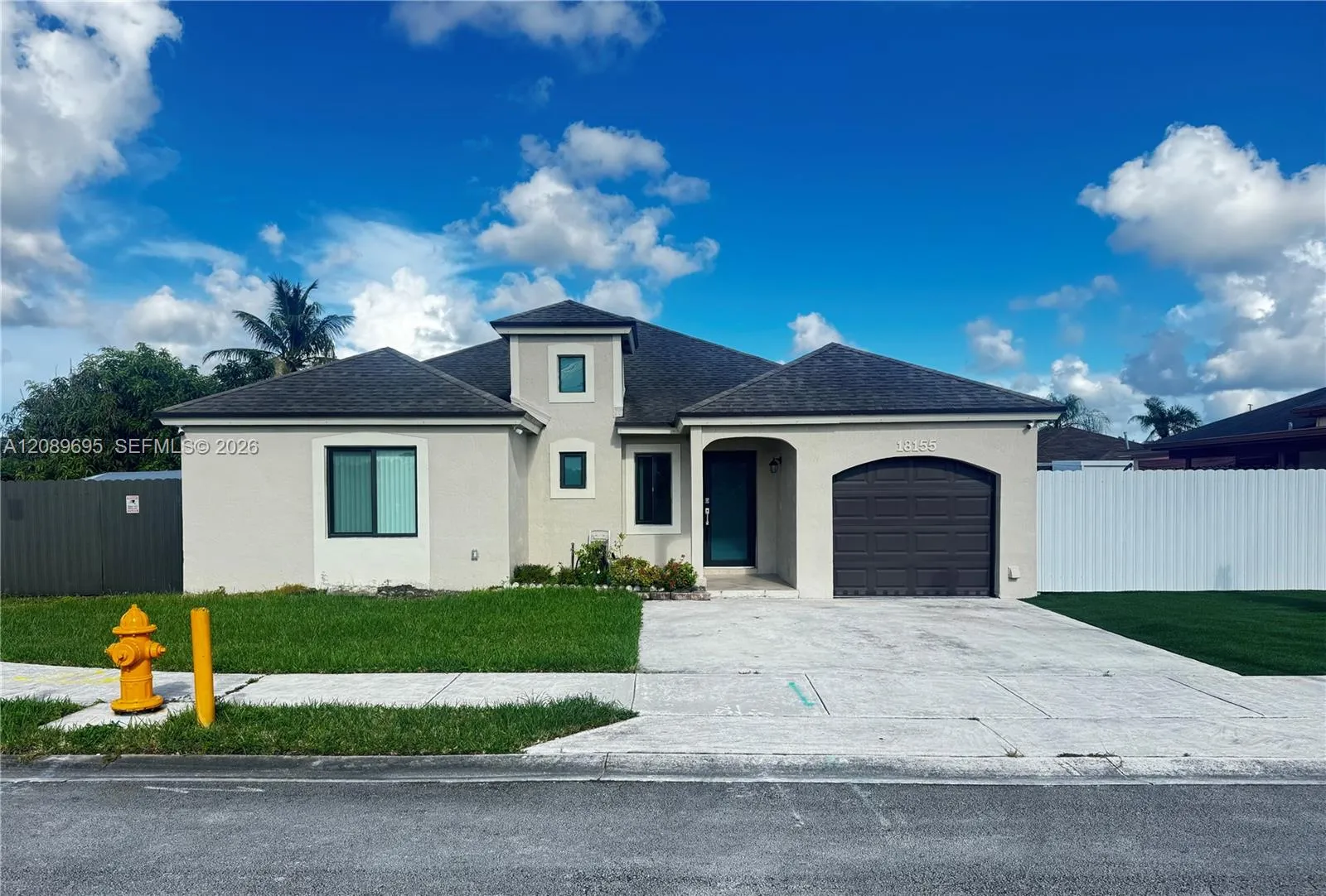 Foto de propiedad en 18155 SW 138th Place, Miami, FL 33177 Miami con MLS# 
