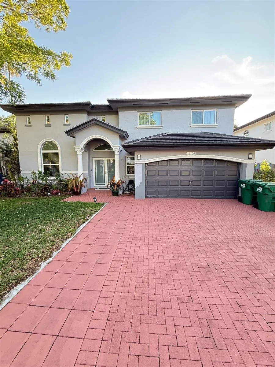 Vendido 18164 SW 149th Place, Miami, FL 33187, Miami, FL 33187