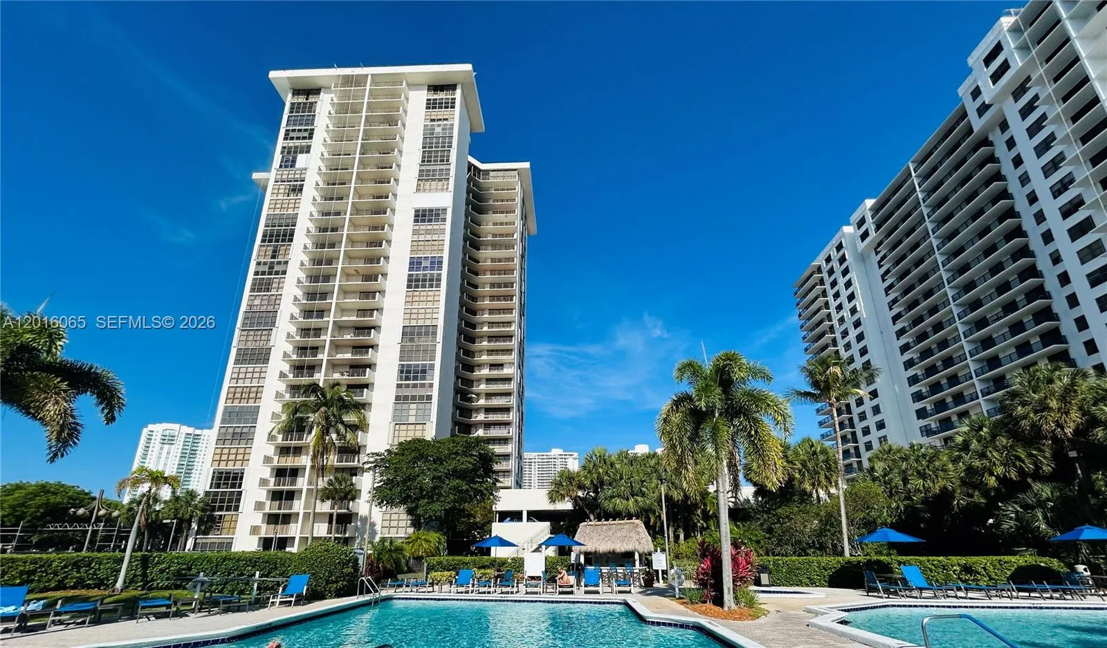 Foto de propiedad en 18181 NE 31st Court 1408, Aventura, FL 33160 Aventura con MLS# 