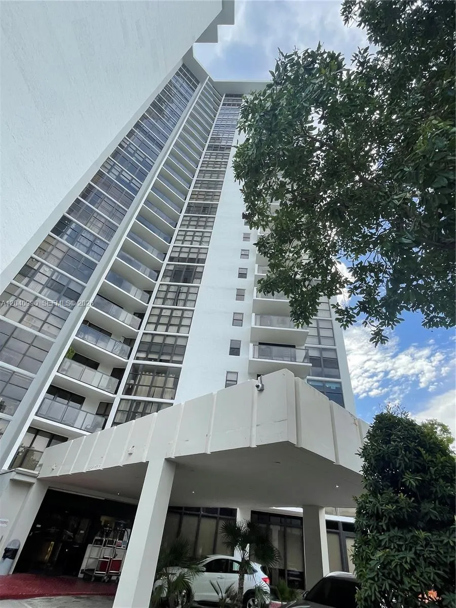 En Renta 18181 NE 31st Court 305, Aventura, FL 33160, Aventura, FL 33160