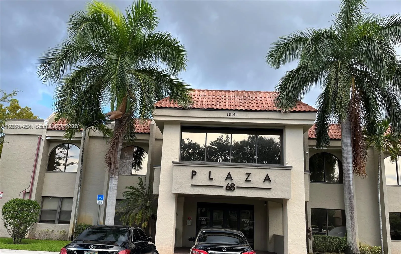 En Renta 18191 NW 68th Avenue 212, Miami, FL 33015, Miami, FL 33015
