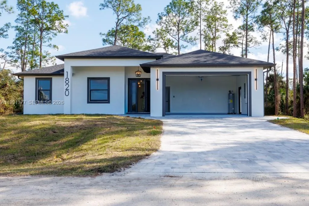 Foto de propiedad en 1820 Edward Avenue, Lehigh Acres, FL 33972 Lehigh Acres con MLS# 
