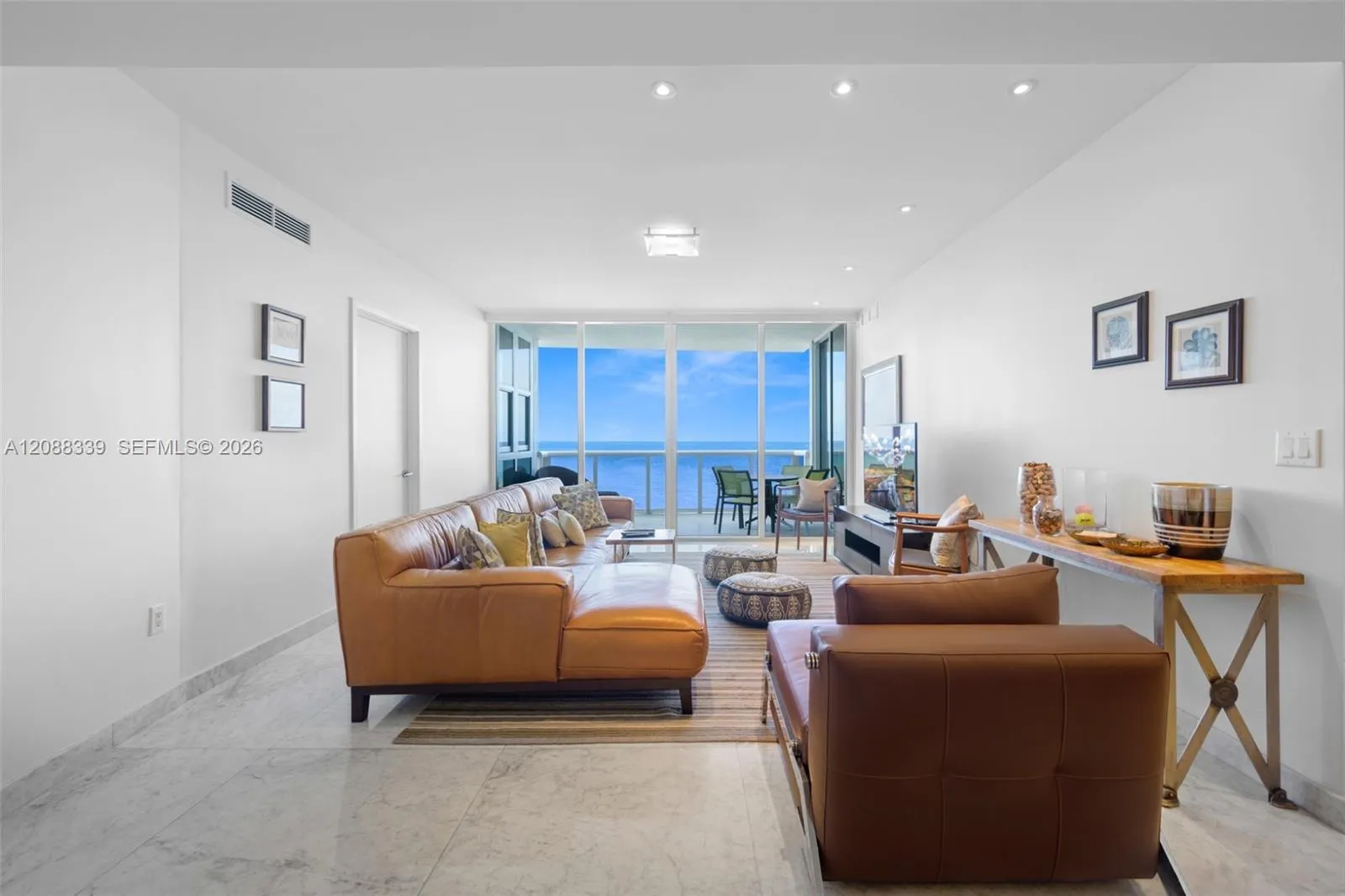 En Venta 18201 Collins Avenue 1006, Sunny Isles Beach, FL 33160, Sunny Isles Beach, FL 33160