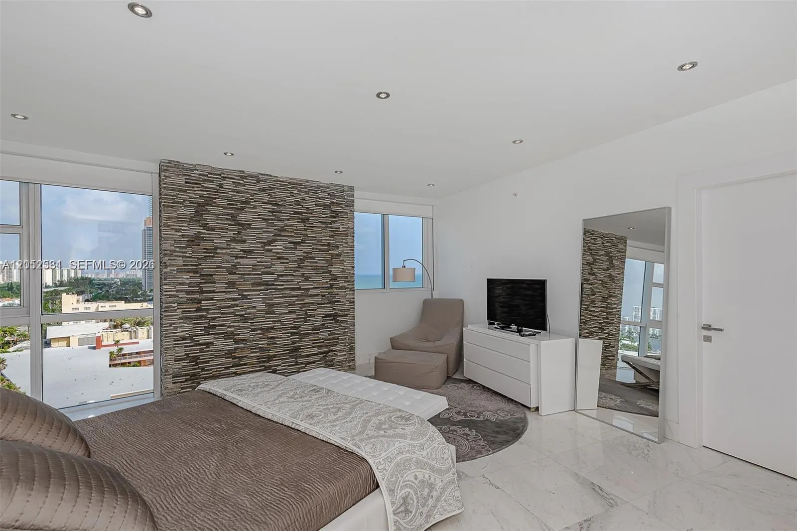 Foto de propiedad en 18201 Collins Avenue 1101, Sunny Isles Beach, FL 33160 Sunny Isles Beach con MLS# 