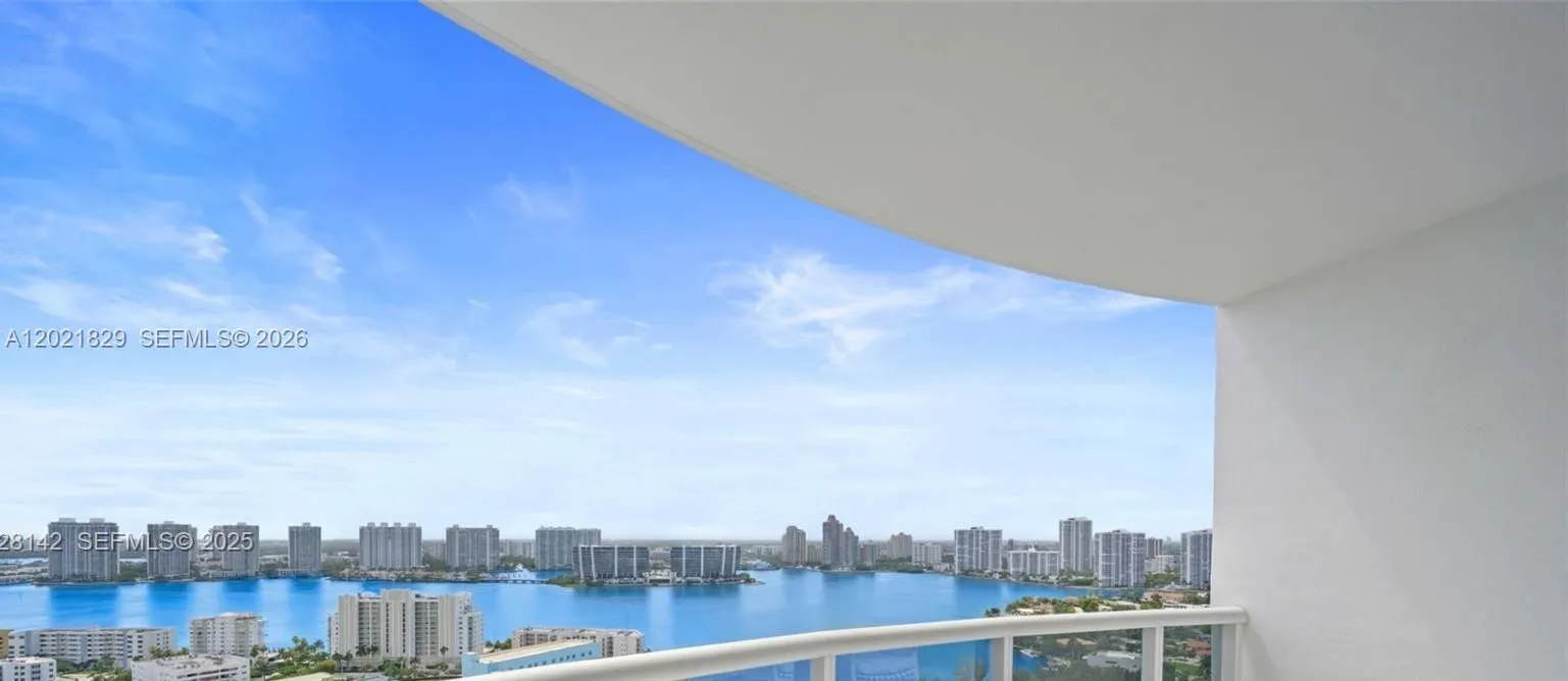 Foto de propiedad en 18201 Collins Avenue 3501A, Sunny Isles Beach, FL 33160 Sunny Isles Beach con MLS# 