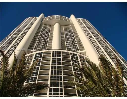 Foto de propiedad en 18201 Collins Avenue 3505, Sunny Isles Beach, FL 33160 Sunny Isles Beach con MLS# 
