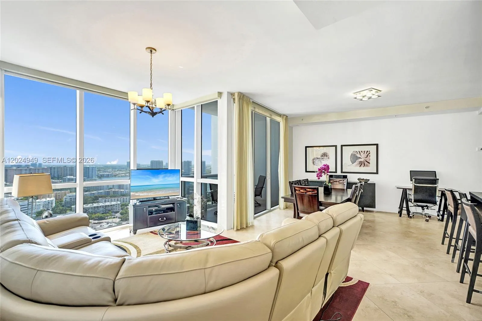 Foto de propiedad en 18201 Collins Avenue 3707, Sunny Isles Beach, FL 33160 Sunny Isles Beach con MLS# 