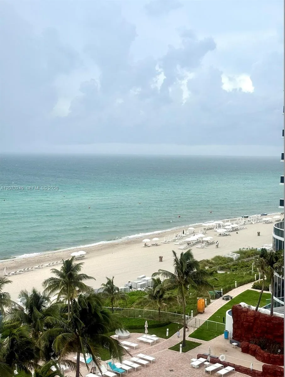 Foto de propiedad en 18201 Collins Avenue 908, Sunny Isles Beach, FL 33160 Sunny Isles Beach con MLS# 