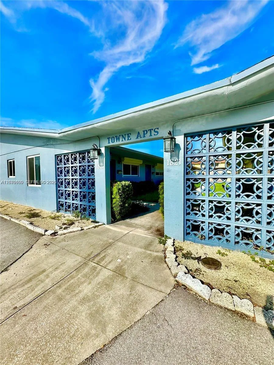 Foto de propiedad en 1821 N 17th Court 24, Hollywood, FL 33020 Hollywood con MLS# 