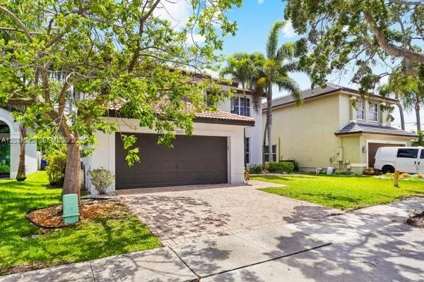 Foto de propiedad en 18222 SW 27 Street, Miramar, FL 33029 Miramar con MLS# 