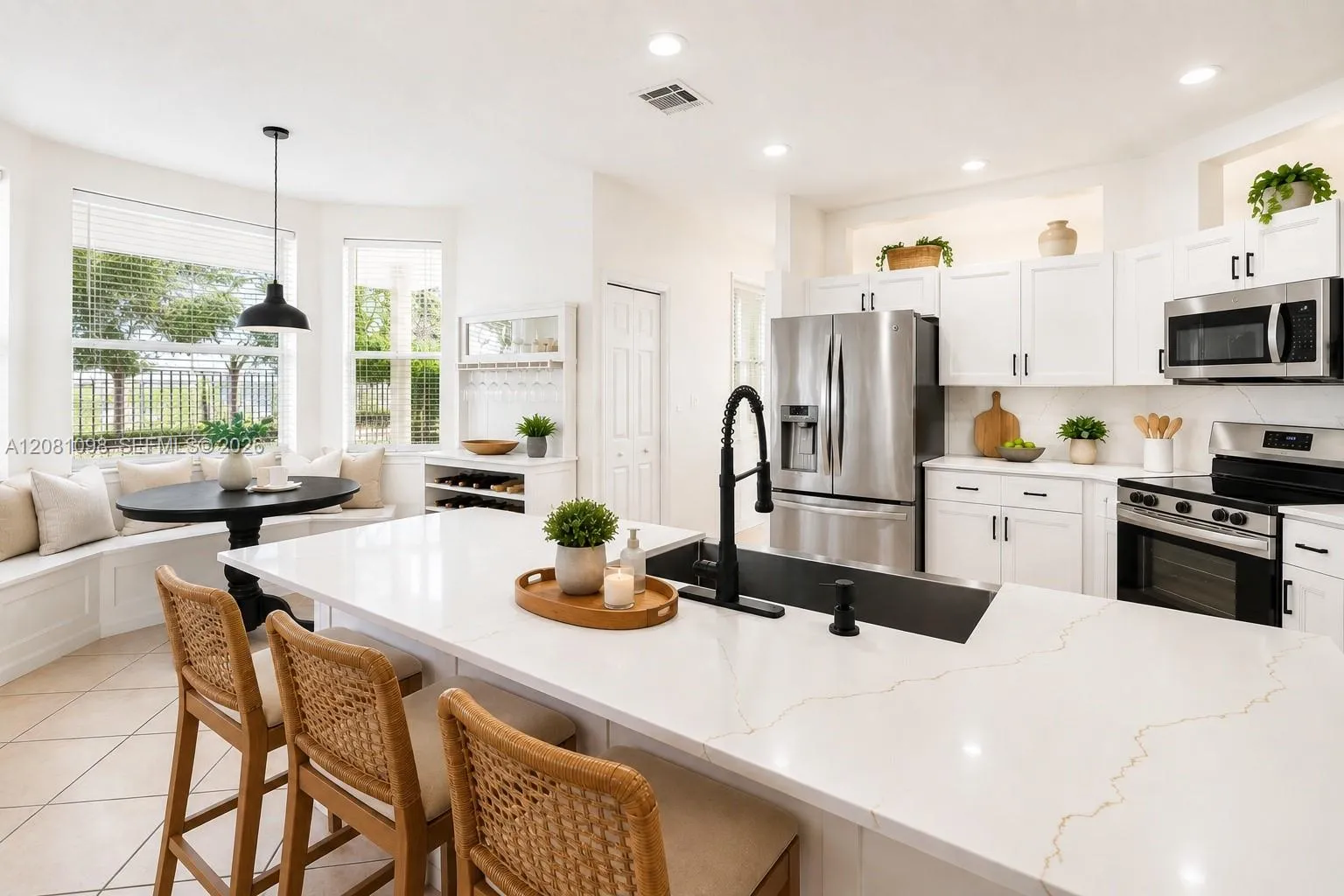 Foto de propiedad en 18222 SW 27 Street, Miramar, FL 33029 Miramar con MLS# 