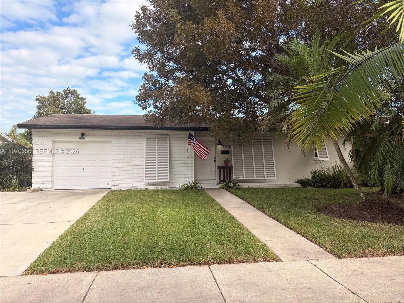 Foto de propiedad en 18225 SW 94th Avenue, Palmetto Bay, FL 33157 Palmetto Bay con MLS# 