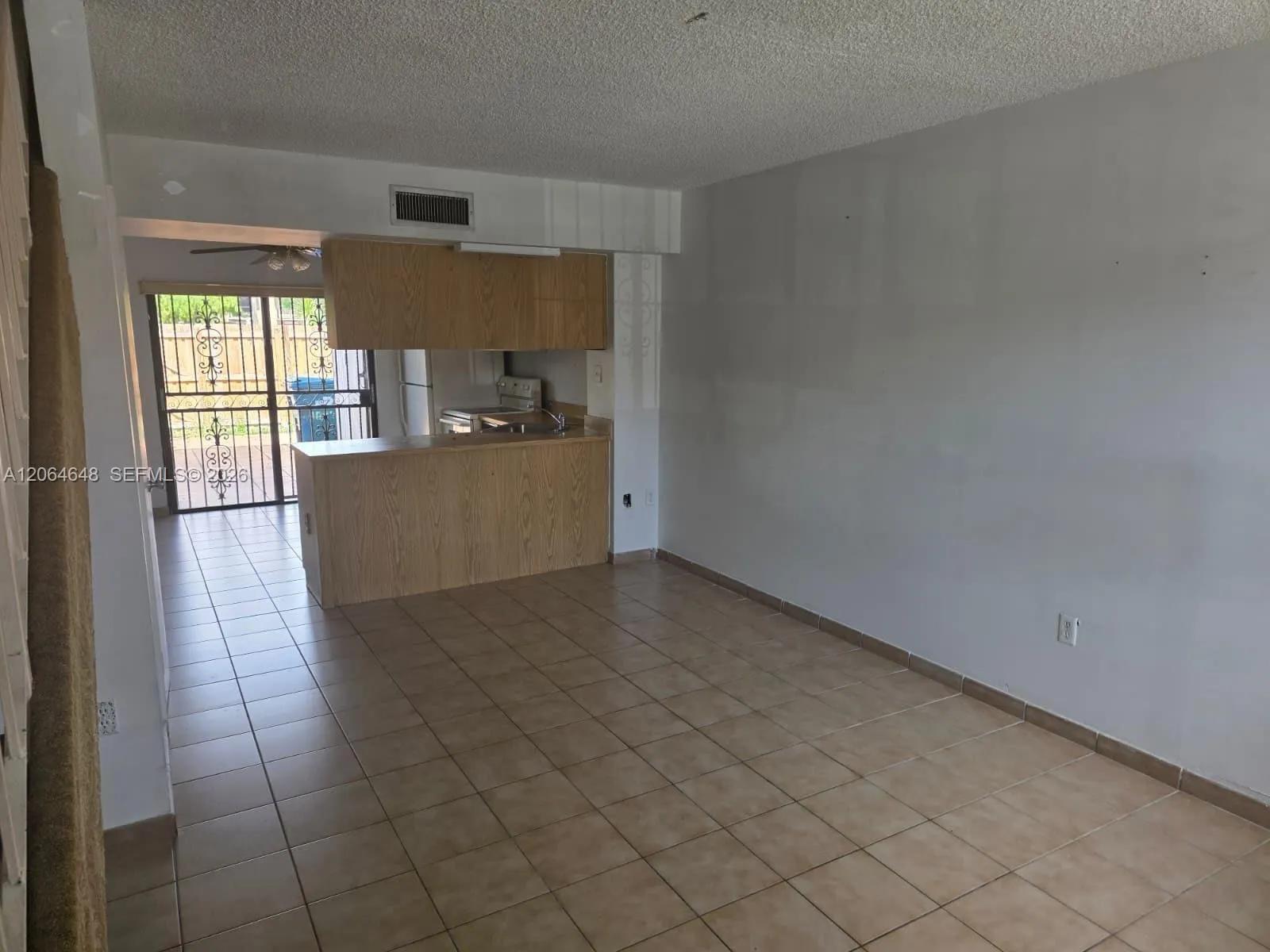 Foto de propiedad en 1823 SW 107th Avenue 1602, Miami, FL 33165 Miami con MLS# 