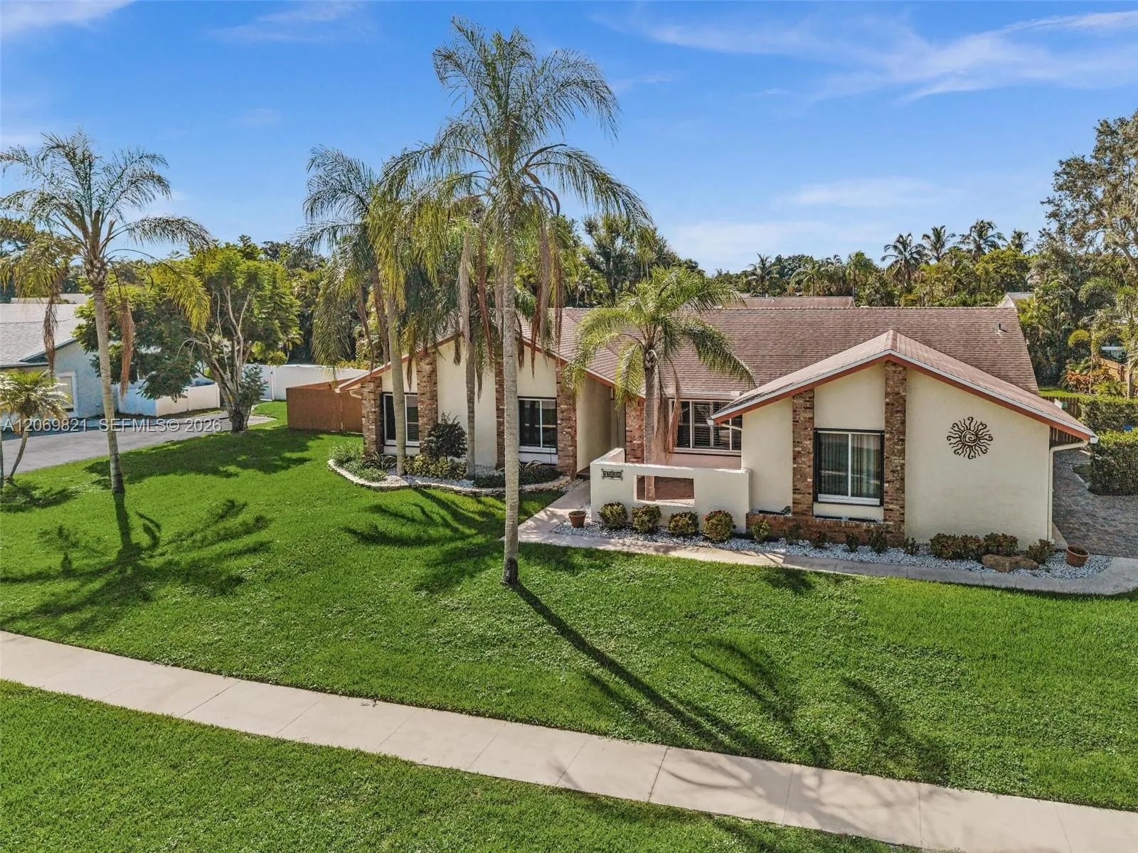 Foto de propiedad en 18232 S 104th Terrace S, Boca Raton, FL 33498 Boca Raton con MLS# 