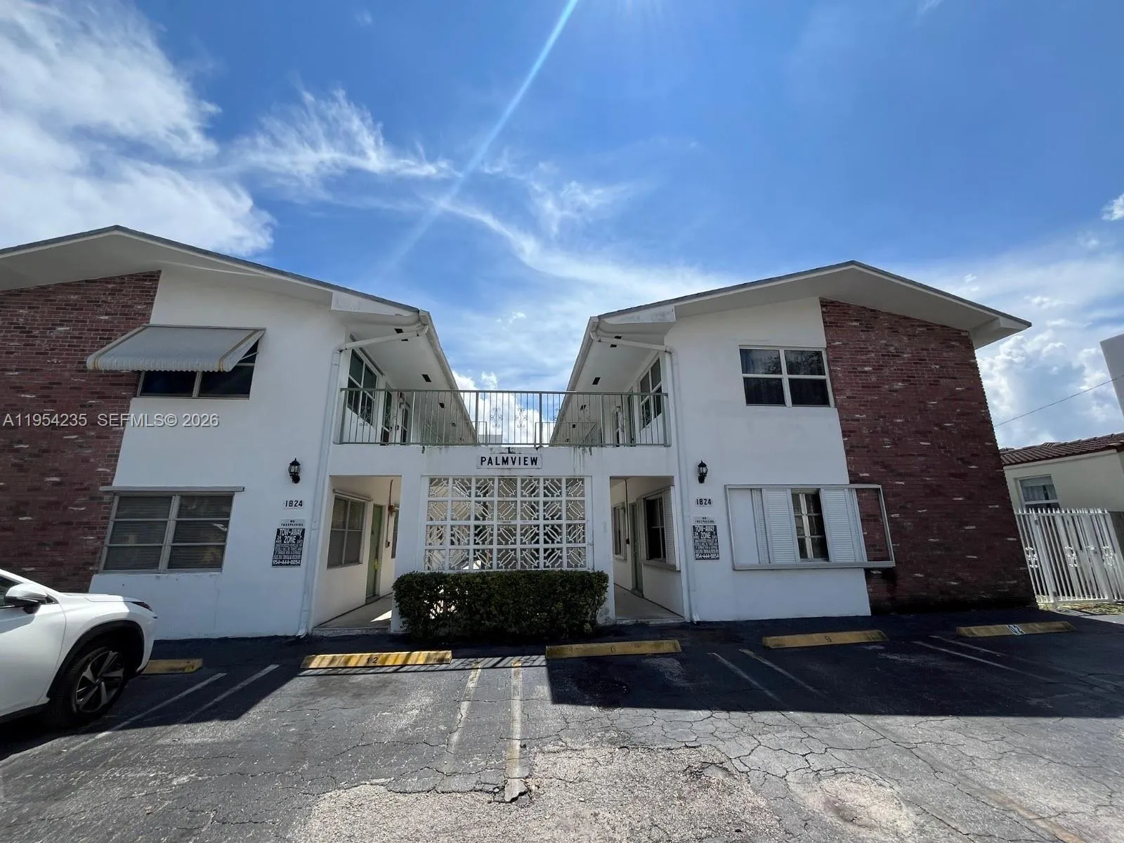 Foto de propiedad en 1824 Monroe Street 1, Hollywood, FL 33020 Hollywood con MLS# 