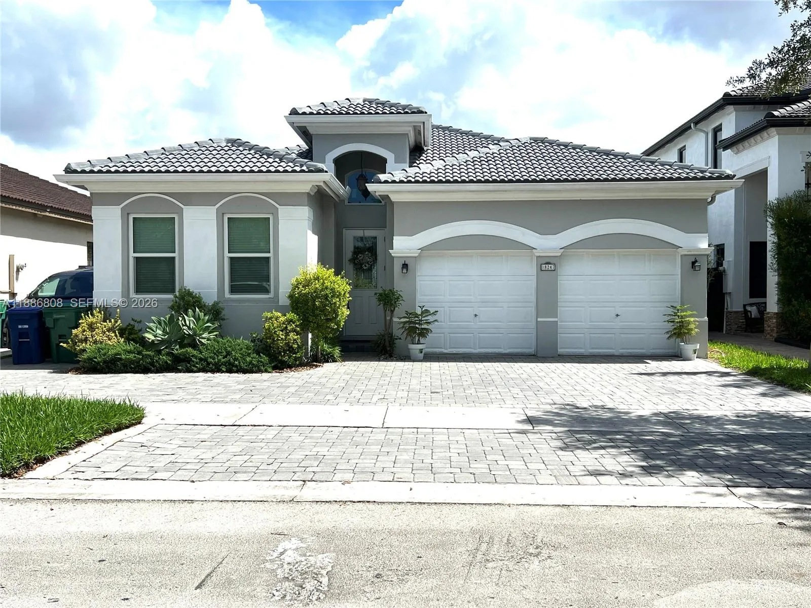 Foto de propiedad en 18247 NW 88th Place, Hialeah, FL 33018 Hialeah con MLS# 