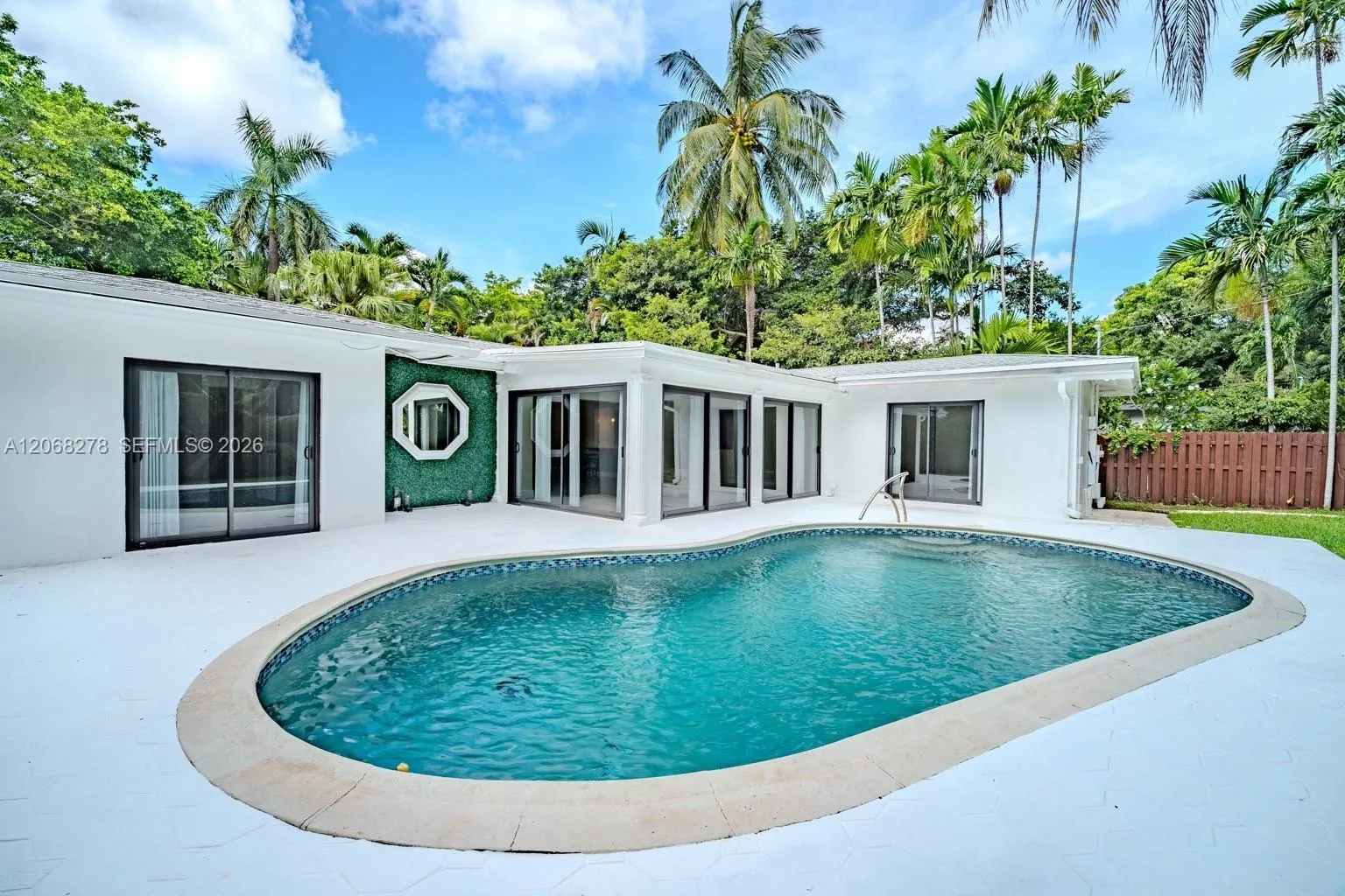 En Renta 1825 Alamanda Drive, North Miami, FL 33181, North Miami, FL 33181
